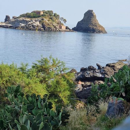 Camera Luna Fronte Mare Aci Trezza Lägenhet Aci Castello Exteriör bild